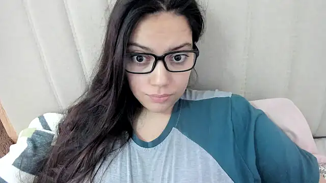 Snapshot of roniewester chatting on 13, 10, 2025 roniewester online show from 13, 10, 2025