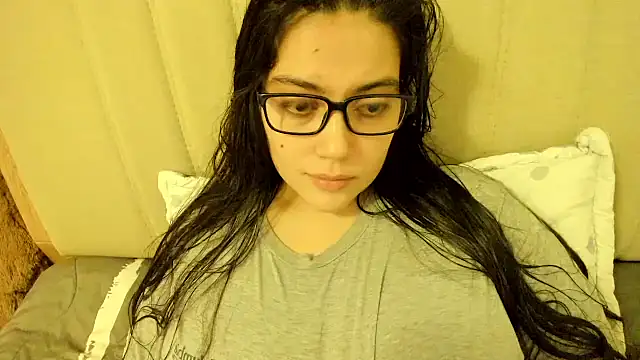 Snapshot of roniewester chatting on 19, 6, 2026 roniewester online show from 19, 6, 2026