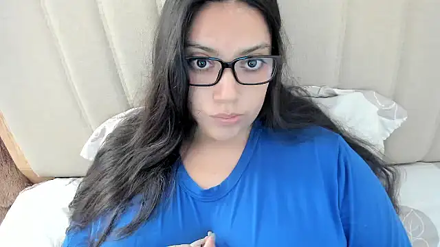 Snapshot of roniewester chatting on 5, 11, 2025 roniewester online show from 5, 11, 2025