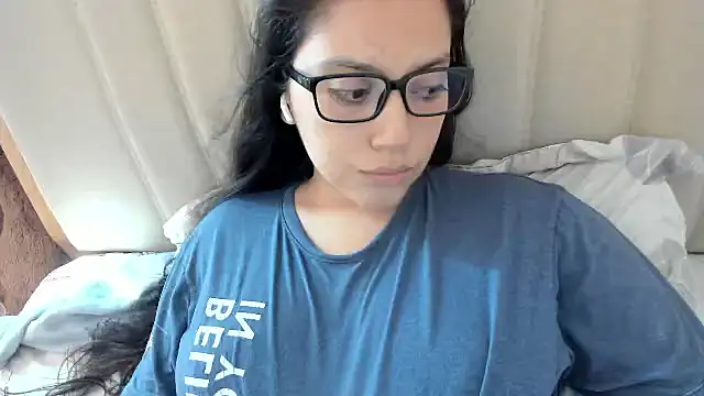 Snapshot of roniewester chatting on 9, 11, 2025 roniewester online show from 9, 11, 2025