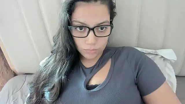 Snapshot of roniewester chatting on 26, 11, 2025 roniewester online show from 26, 11, 2025