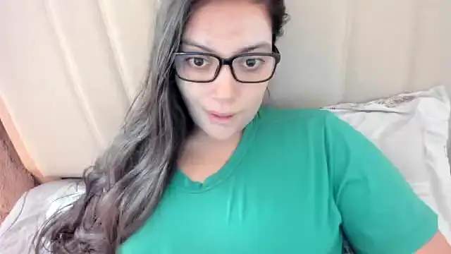 Snapshot of roniewester chatting on 30, 11, 2025 roniewester online show from 30, 11, 2025