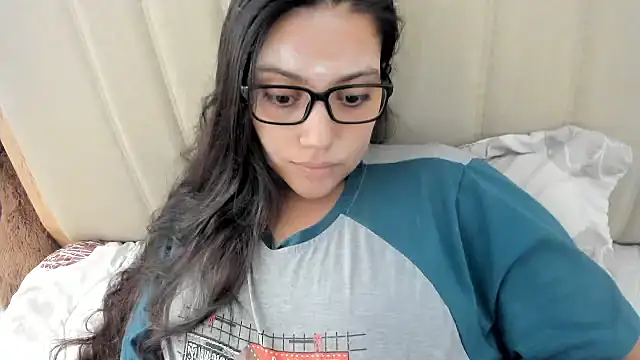 Snapshot of roniewester chatting on 7, 11, 2025 roniewester online show from 7, 11, 2025