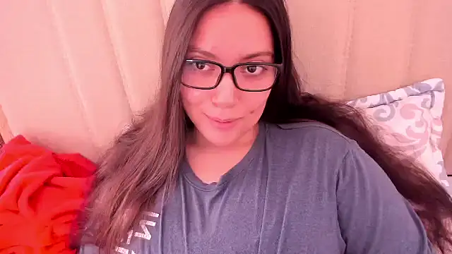 Snapshot of roniewester chatting on 24, 4, 2026 roniewester online show from 24, 4, 2026