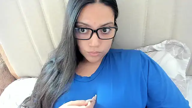 Snapshot of roniewester chatting on 6, 11, 2025 roniewester online show from 6, 11, 2025