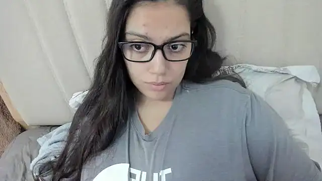 Snapshot of roniewester chatting on 28, 11, 2025 roniewester online show from 28, 11, 2025