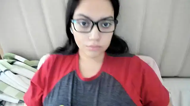 Snapshot of roniewester chatting on 11, 10, 2025 roniewester online show from 11, 10, 2025