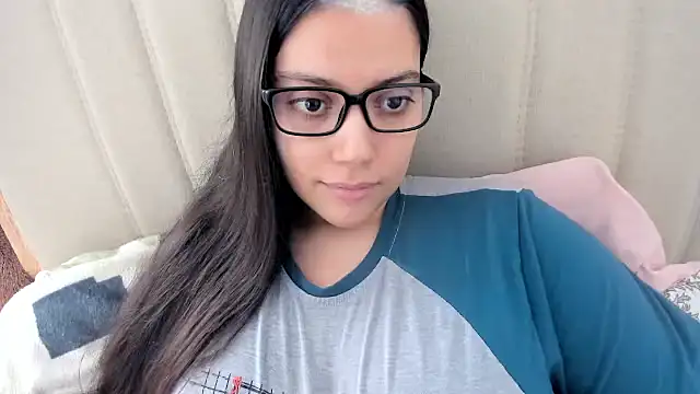 Snapshot of roniewester chatting on 14, 10, 2025 roniewester online show from 14, 10, 2025