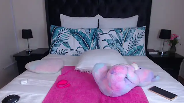 Snapshot of Sexynaughty_Gal chatting on 19, 12, 2024 Sexynaughty Gal online show from 19, 12, 2024