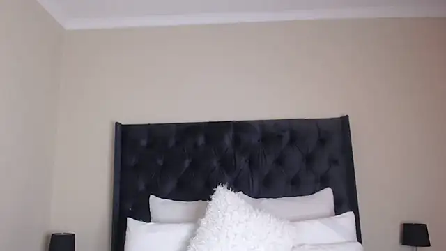 Snapshot of Sexynaughty_Gal chatting on 7, 11, 2025 Sexynaughty Gal online show from 7, 11, 2025