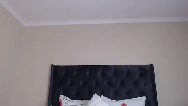 Sexynaughty Gal online show from 19, 2, 2026