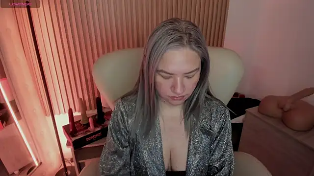 MarianL0ve online show from 2, 3, 2025
