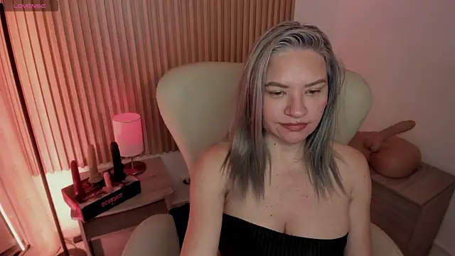 MarianL0ve online show from 2, 3, 2025