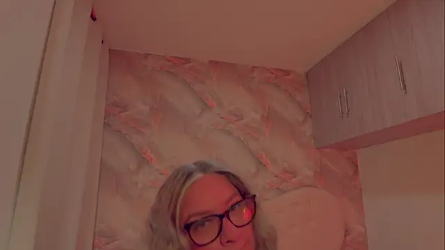 MarianL0ve online show from 12, 9, 2025