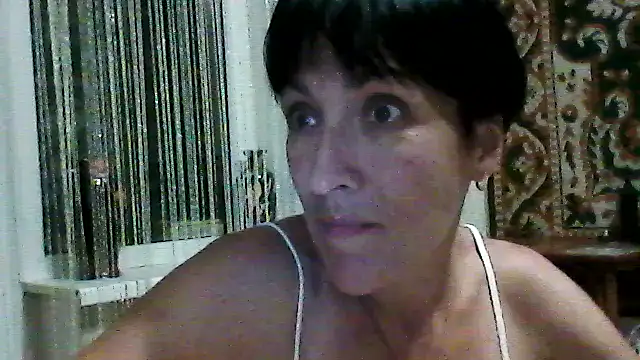 Snapshot of SunnyAmorre chatting on 4, 7, 2026 SunnyAmorre online show from 4, 7, 2026