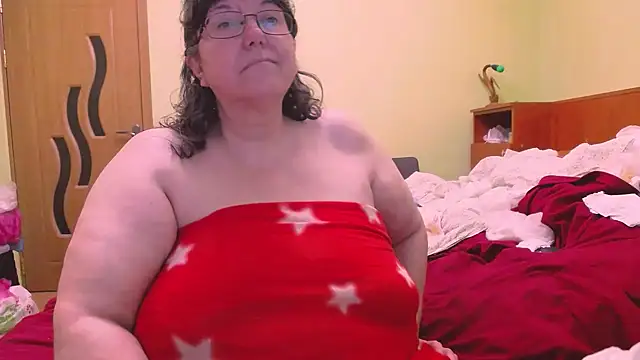 HugeTits online show from 15, 2, 2026