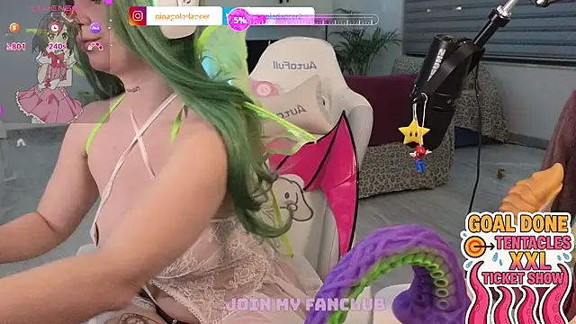 Snapshot of ninapoledance chatting on 23, 10, 2025 ninapoledance online show from 23, 10, 2025