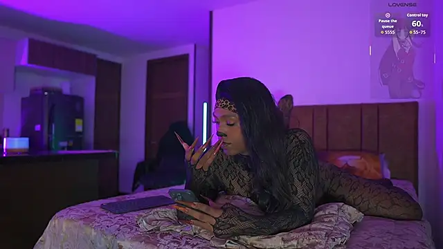 Snapshot of AmberRaus chatting on 28, 10, 2025 AmberRaus online show from 28, 10, 2025