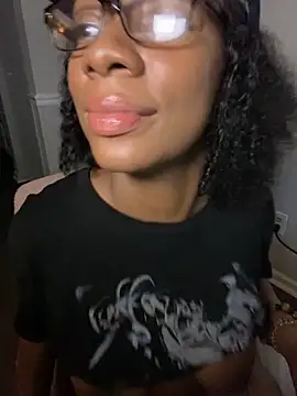 EatSweetMolly online show from 28, 9, 2025