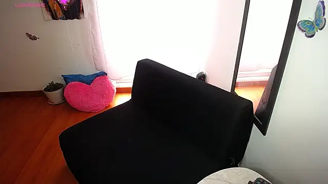 Snapshot of sexylatina001 chatting on 23, 10, 2025 sexylatina001 online show from 23, 10, 2025