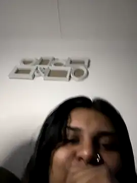 layla amin online show from 10, 9, 2025