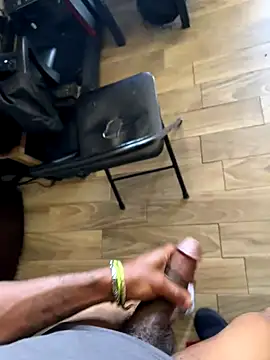 RoyalWearing online show from 13, 10, 2025