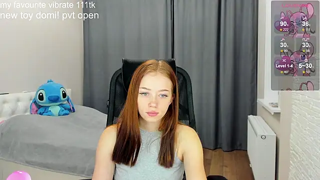 Hot Mia  online show from 4, 12, 2024