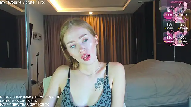 Hot Mia  online show from 8, 1, 2026