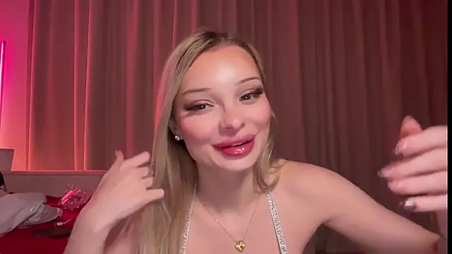 HannaXLove online show from 17, 11, 2025