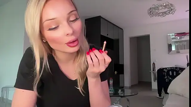 HannaXLove online show from 8, 10, 2025