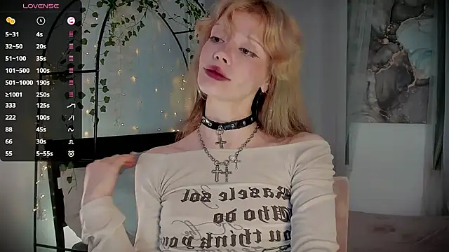boobsybootie online show from 17, 6, 2026