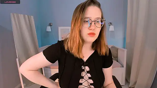 Charmy Gracy online show from 9, 9, 2025