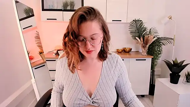 Charmy Gracy online show from 24, 2, 2026