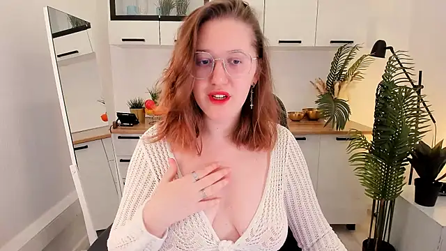 Charmy Gracy online show from 9, 3, 2026