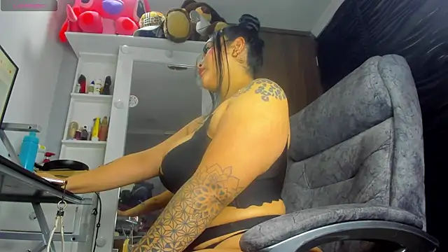 Snapshot of Pocahontas_d chatting on 5, 6, 2026 Pocahontas d online show from 5, 6, 2026