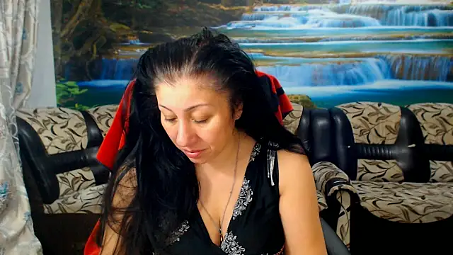 Snapshot of MoistMady chatting on 5, 4, 2026 MoistMady online show from 5, 4, 2026