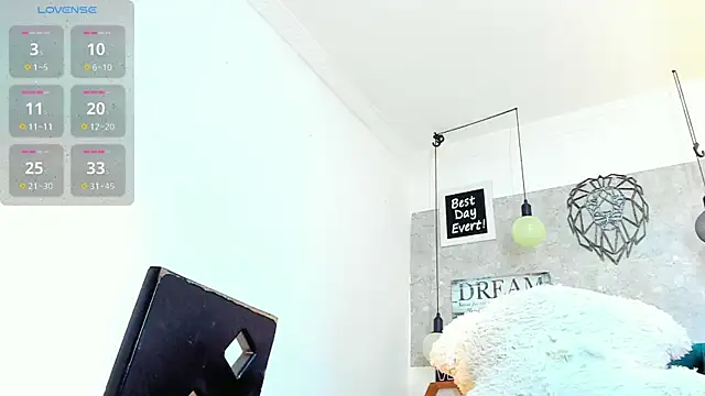 Rebeca xs online show from 25, 10, 2025