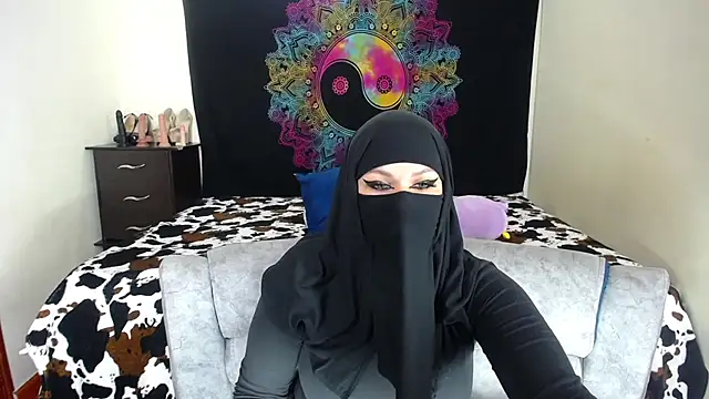 Snapshot of evelyn__salah chatting on 28, 11, 2025 evelyn salah online show from 28, 11, 2025