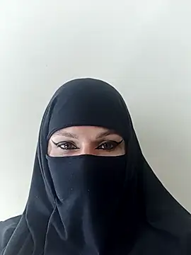 Snapshot of evelyn__salah chatting on 19, 10, 2025 evelyn salah online show from 19, 10, 2025