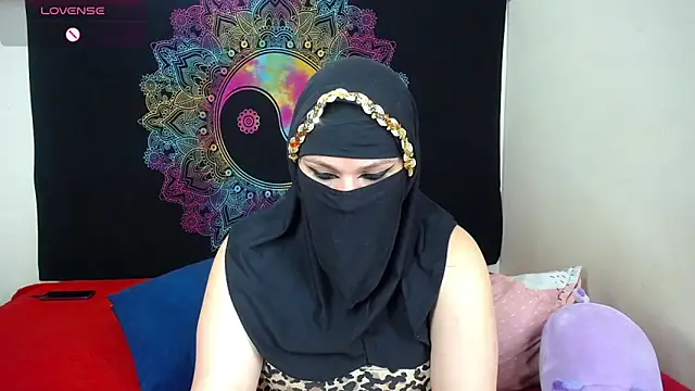 Snapshot of evelyn__salah chatting on 26, 10, 2025 evelyn salah online show from 26, 10, 2025