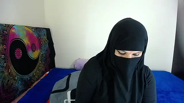 evelyn  salah online show from 21, 4, 2026