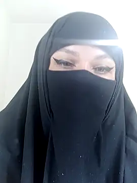 Snapshot of evelyn__salah chatting on 14, 10, 2025 evelyn salah online show from 14, 10, 2025