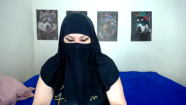 Snapshot of evelyn__salah chatting on 8, 10, 2025 evelyn salah online show from 8, 10, 2025