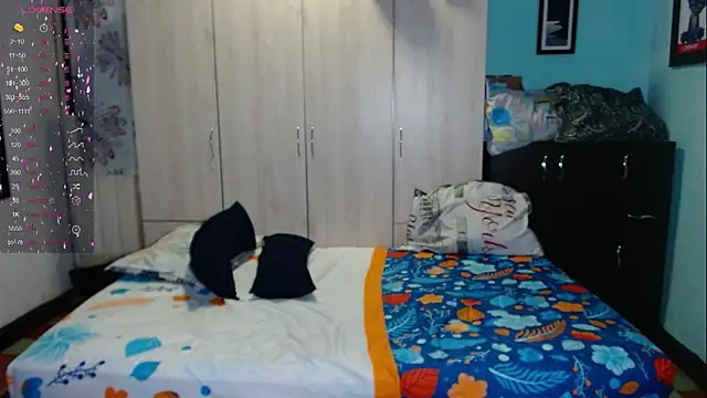 Mia sexy18  online show from 22, 4, 2026