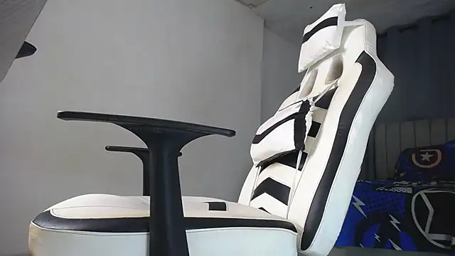 Snapshot of DavidAngell7 chatting on 15, 9, 2025 DavidAngell7 online show from 15, 9, 2025