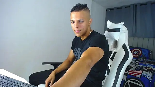 Snapshot of DavidAngell7 chatting on 8, 2, 2025 DavidAngell7 online show from 8, 2, 2025