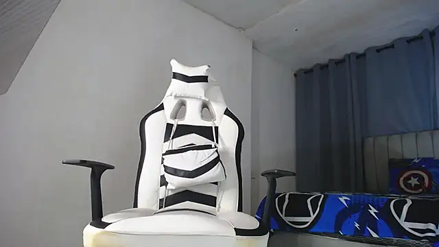 Snapshot of DavidAngell7 chatting on 21, 9, 2025 DavidAngell7 online show from 21, 9, 2025