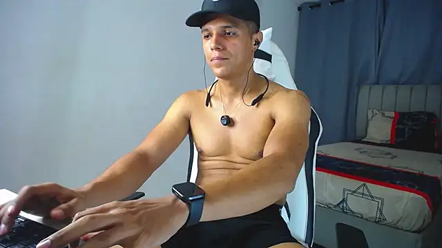 Snapshot of DavidAngell7 chatting on 4, 10, 2025 DavidAngell7 online show from 4, 10, 2025