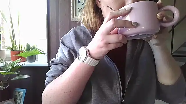 Snapshot of LiquidLeonie chatting on 17, 3, 2026 LiquidLeonie online show from 17, 3, 2026