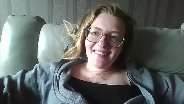 Snapshot of LiquidLeonie chatting on 9, 5, 2026 LiquidLeonie online show from 9, 5, 2026